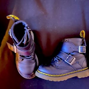 Dr marten, toddler size 7 ! In great condition!!